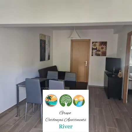 Carboncas River 아파트 *